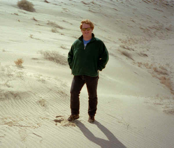 Andy In Dune 1.jpg (381279 bytes)